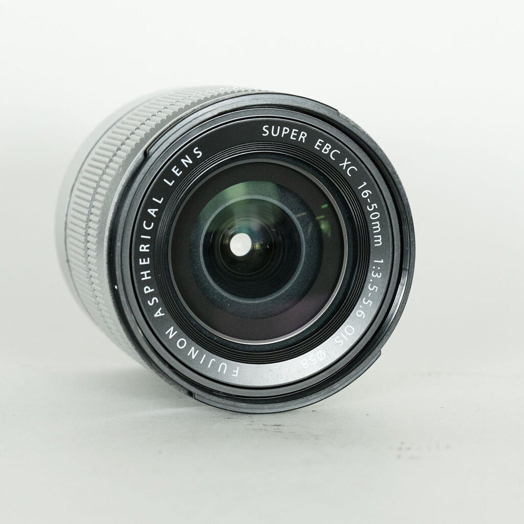 FUJIFILM フジノン XC16-50mm F3.5-5.6 OIS シルバー FUJIFILM フジノン XC16-50mm F3.5-5.6 OIS シルバー