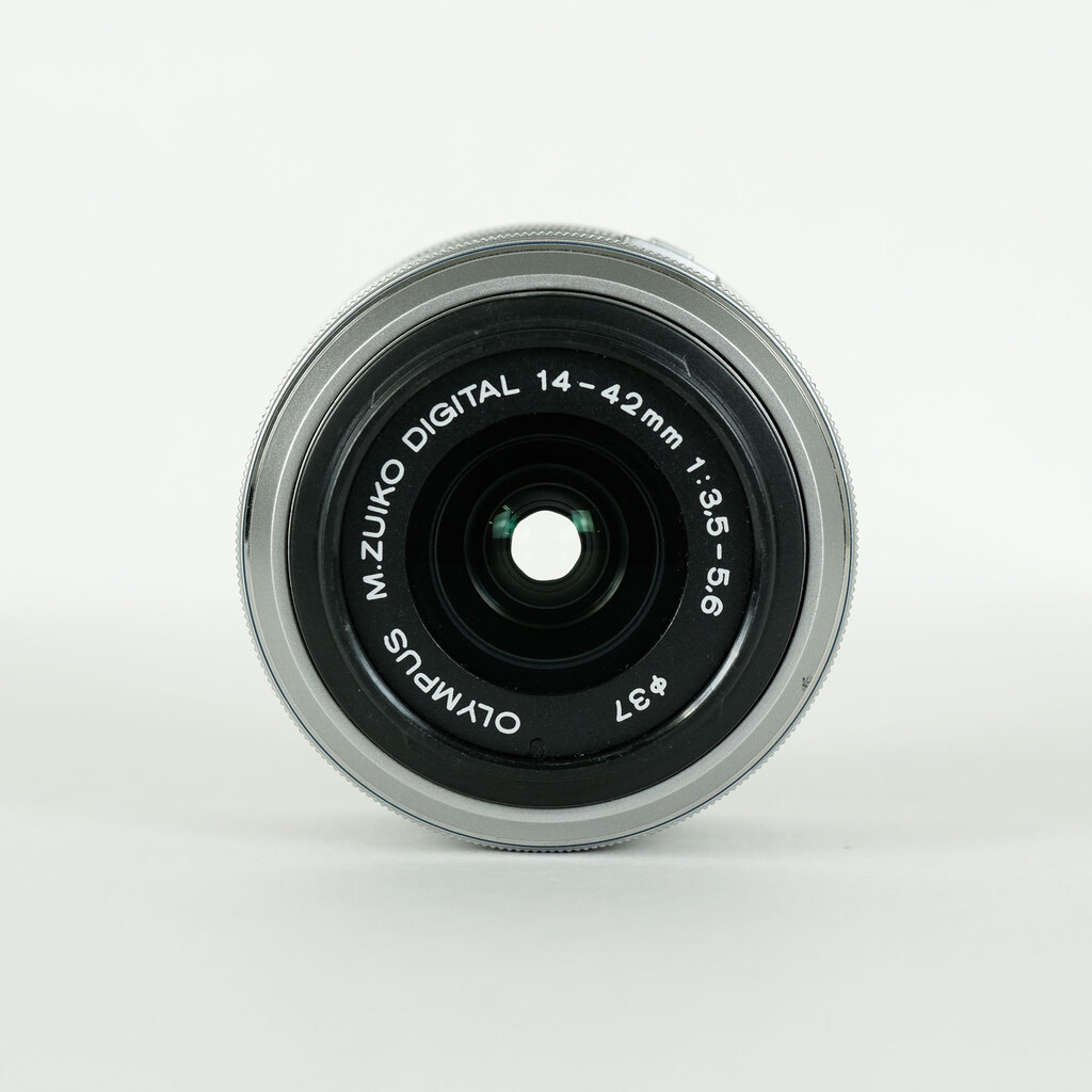 OLYMPUS M.ZUIKO DIGITAL 14-42mm F3.5-5.6IIR シルバー