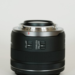 Canon RF35mm F1.8 MACRO IS STM