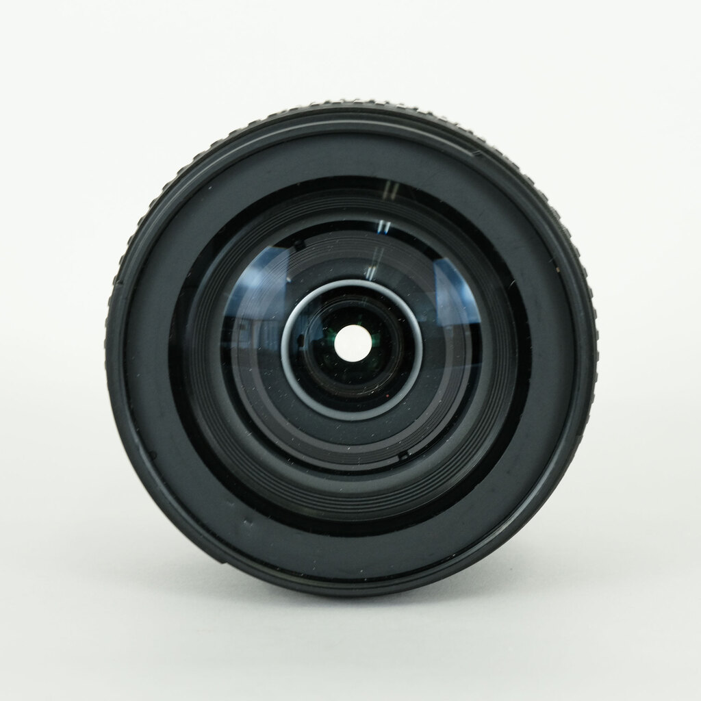 Nikon AF-S DX NIKKOR 16-80mm f/2.8-4E ED VR Nikon AF-S DX NIKKOR 16-80mm f/2.8-4E ED VR