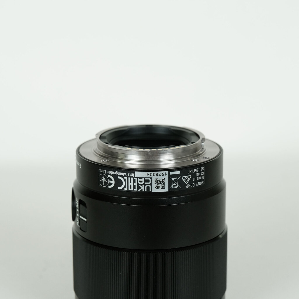 SONY FE 35mm F1.8 おまけ付き SONY FE 35mm F1.8実機レビュー ビビッドでボケ味は強烈
