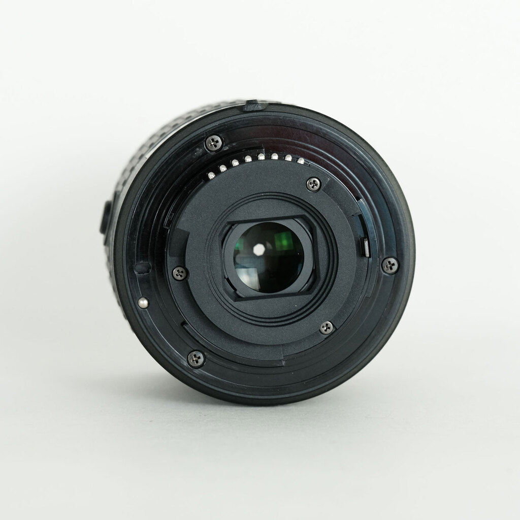 Nikon AF-P DX NIKKOR 18-55mm F3.5-5.6G VR Nikon AF-P DX NIKKOR 18-55mm F3.5-5.6G VR