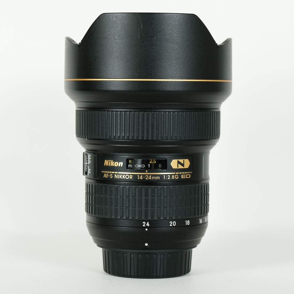 レンズケース付　AF-S NIKKOR 14-24mm 1:2.8G ED レンズケース付 AF-S NIKKOR 14-24mm 1:2.8G ED Amazon.com