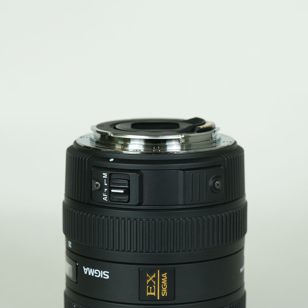 SIGMA 10-20mm F3.5 EX DC HSM (キヤノンEF用) SIGMA 10-20mm F3.5 EX DC HSM (キヤノンEF用)