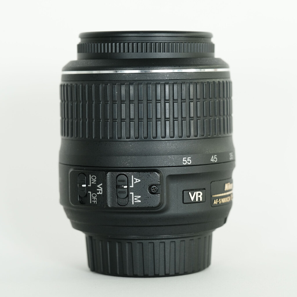 Nikon AF-S DX NIKKOR 18-55mm F3.5-5.6 G VR Nikon AF-S DX NIKKOR 18-55mm F3.5-5.6 G VR