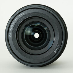 Panasonic LUMIX S 20-60mm F3.5-5.6 Panasonic LUMIX S 20-60mm F3.5-5.6