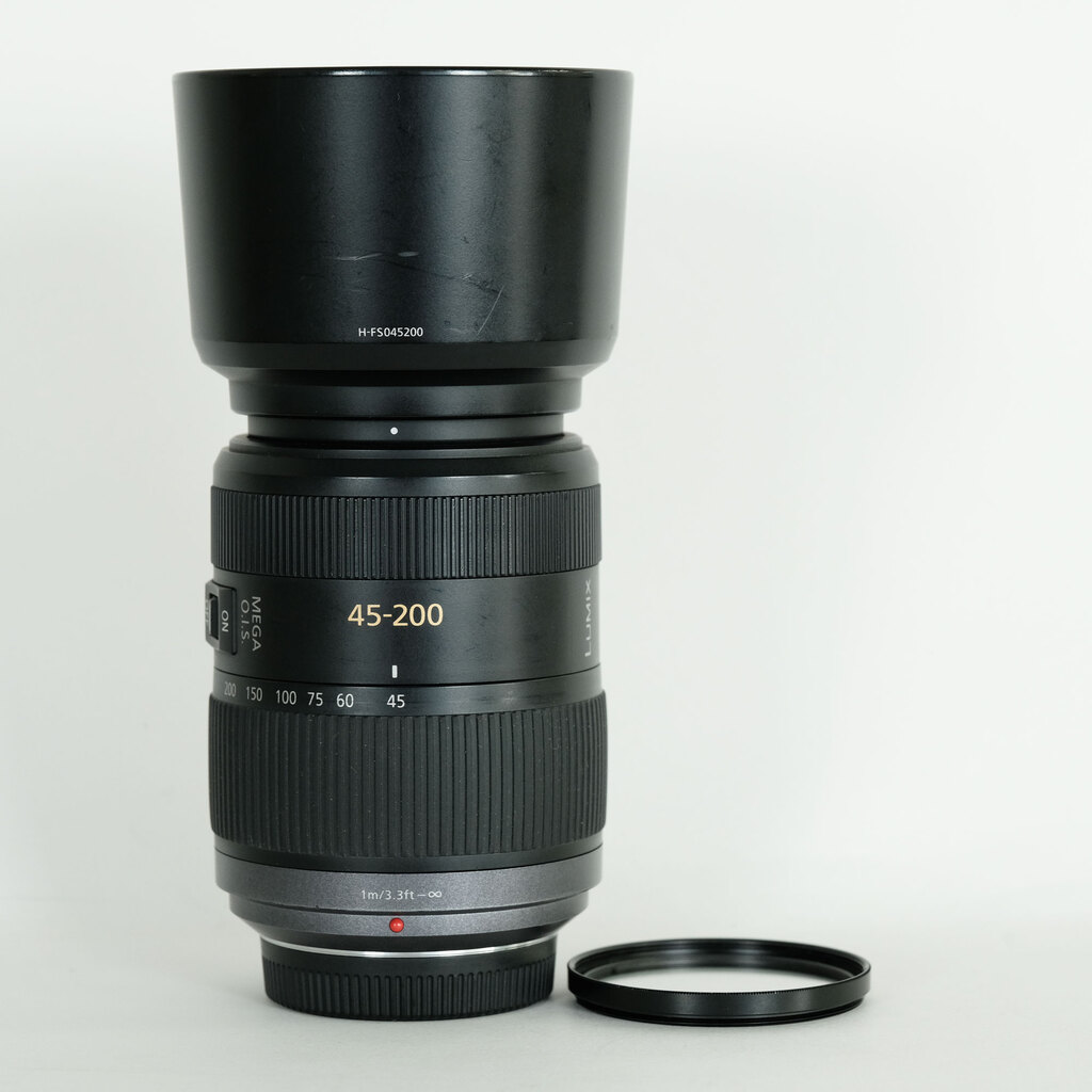 Panasonic LUMIX G VARIO 45-200mm F4.0-F5.6 MEGA O.I.S. H-FS045200 Panasonic LUMIX G VARIO 45-200mm F4.0-F5.6 MEGA O.I.S. H-FS045200
