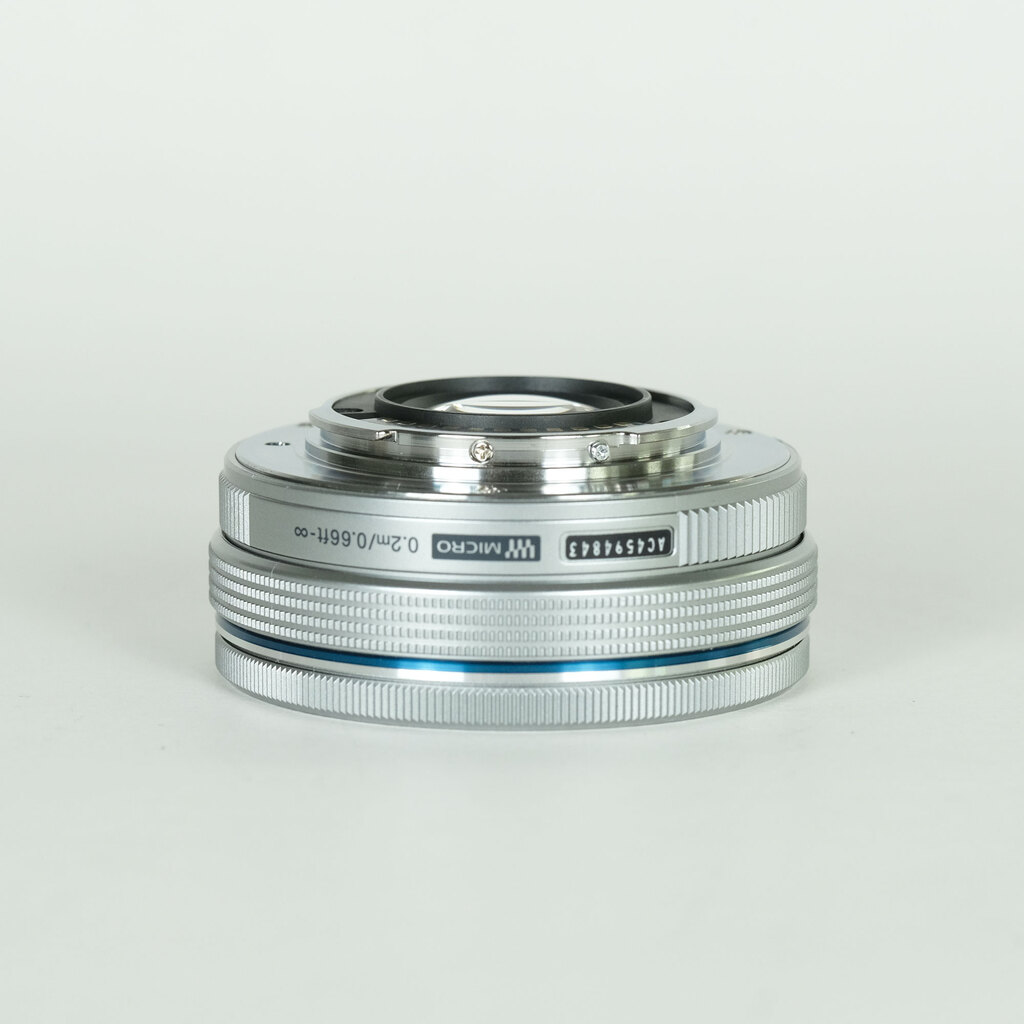 OLYMPUS M.ZUIKO DIGITAL ED 14-42mm F3.5-5.6 EZ シルバー OLYMPUS M.ZUIKO DIGITAL ED 14-42mm F3.5-5.6 EZ シルバー