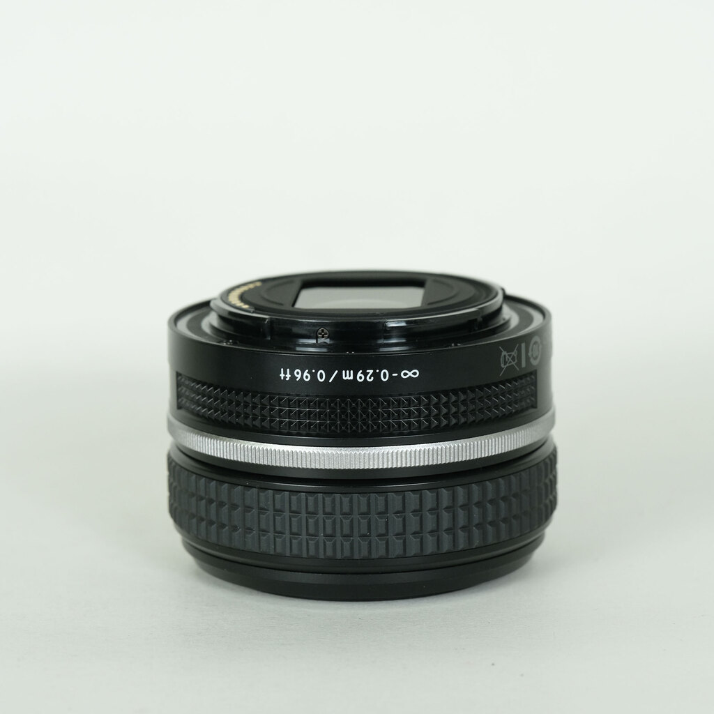 Nikon NIKKOR Z 40mm f/2 Nikon NIKKOR Z 40mm f/2