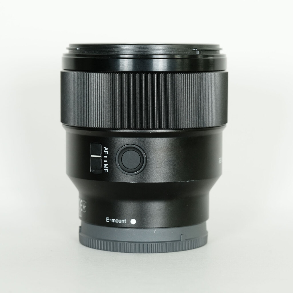 SONY FE 85mm F1.8 SEL85F18 ※ジャンク扱い Amazon.com : Sony SEL85F18 85mm F/1.8-22 Medium-Telephoto