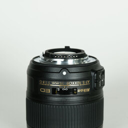 Nikon AF-S NIKKOR 35mm f/1.8G ED Nikon AF-S NIKKOR 35mm f/1.8G ED