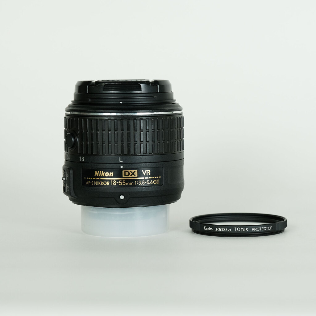 Nikon AF-S DX NIKKOR 18-55mm f3.5-5.6G VR II Nikon AF-S DX NIKKOR 18-55mm f3.5-5.6G VR II