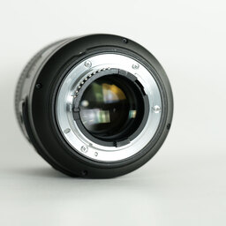Nikon AF-S VR Micro-Nikkor 105mm f/2.8G IF-ED Nikon AF-S VR Micro-Nikkor 105mm f/2.8G IF-ED