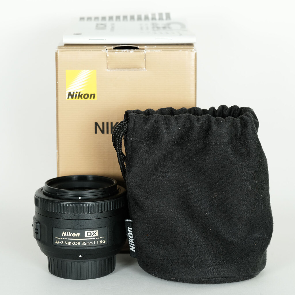 Nikon ニコン AF-S DX NIKKOR 35mm f/1.8G 箱付き Nikon ニコン AF-S DX 35mm F1.8 G 元箱付