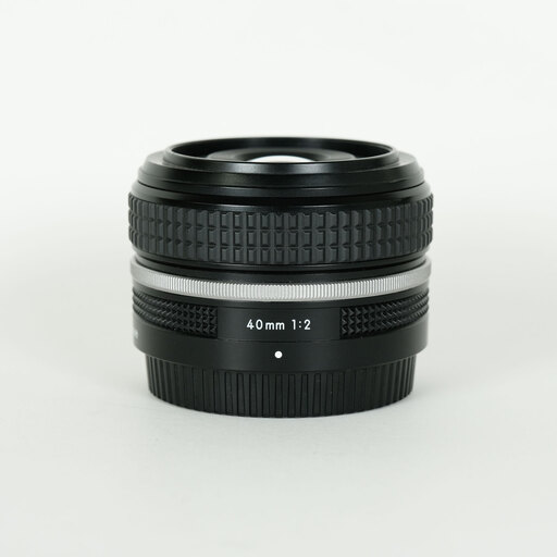 【美品】NIKKOR Z 40mm f/2 レンズ Nikon NIKKOR Z 40mm f/2を徹底解説。愛用者の作例・レビュー