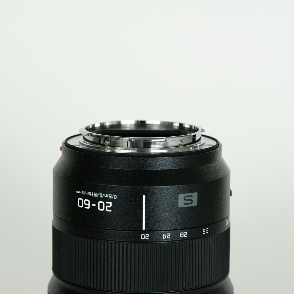 Panasonic LUMIX S 20-60mm F3.5-5.6 Panasonic LUMIX S 20-60mm F3.5-5.6
