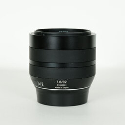 Carl Zeiss Touit 1.8/32 [フジフイルムX用]