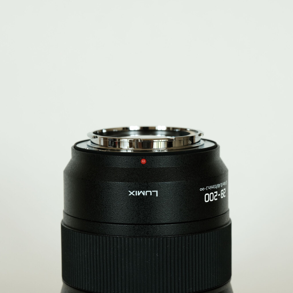 【極美品】LUMIX S 28-200mm F4-7.1 MACRO ※おまけ付 新品)Panasonic (パナソニック) LUMIX S 28-200mm F4-7.1 MACRO