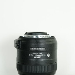 Nikon AF-S DX Micro NIKKOR 40mm f/2.8G Nikon AF-S DX Micro NIKKOR 40mm f/2.8G