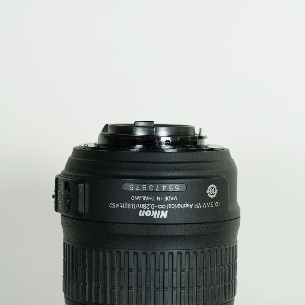 Nikon AF-S DX NIKKOR 18-55mm F3.5-5.6 G VR Nikon AF-S DX NIKKOR 18-55mm F3.5-5.6 G VR