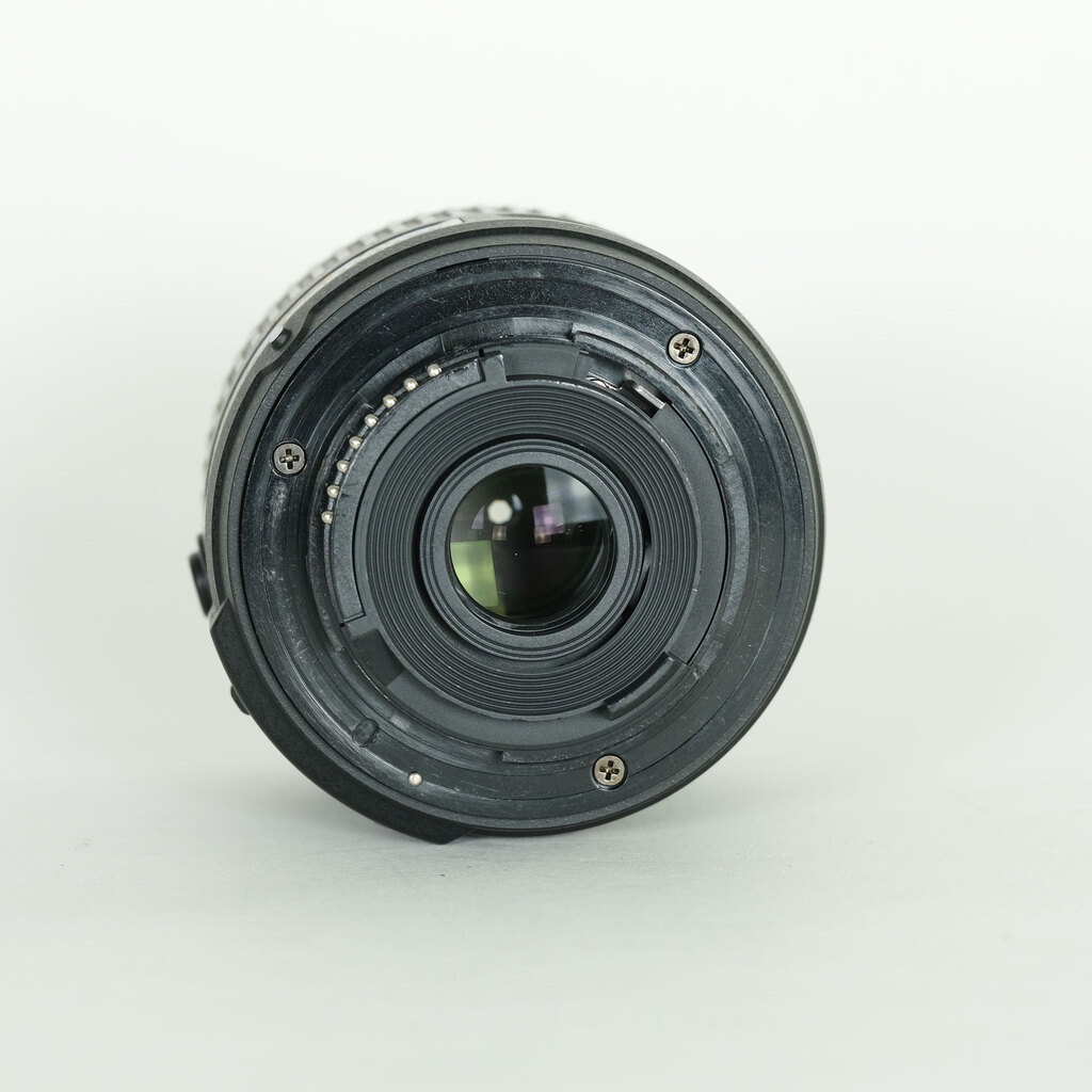 Nikon AF-S DX NIKKOR 18-55mm f3.5-5.6G VR II Nikon AF-S DX NIKKOR 18-55mm f3.5-5.6G VR II