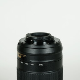 Nikon AF-P DX NIKKOR 70-300mm f/4.5-6.3G ED VR Nikon AF-P DX NIKKOR 70-300mm f/4.5-6.3G ED VR