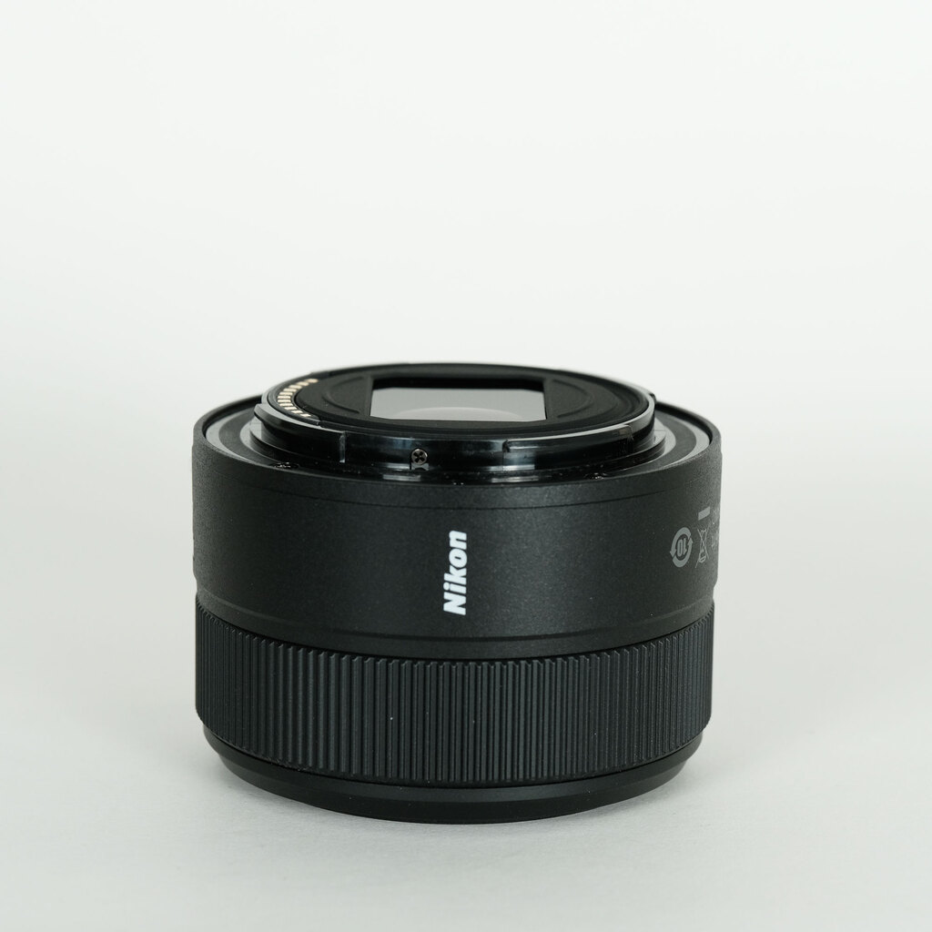 Nikon NIKKOR Z 40mm f/2 Nikon NIKKOR Z 40mm f/2