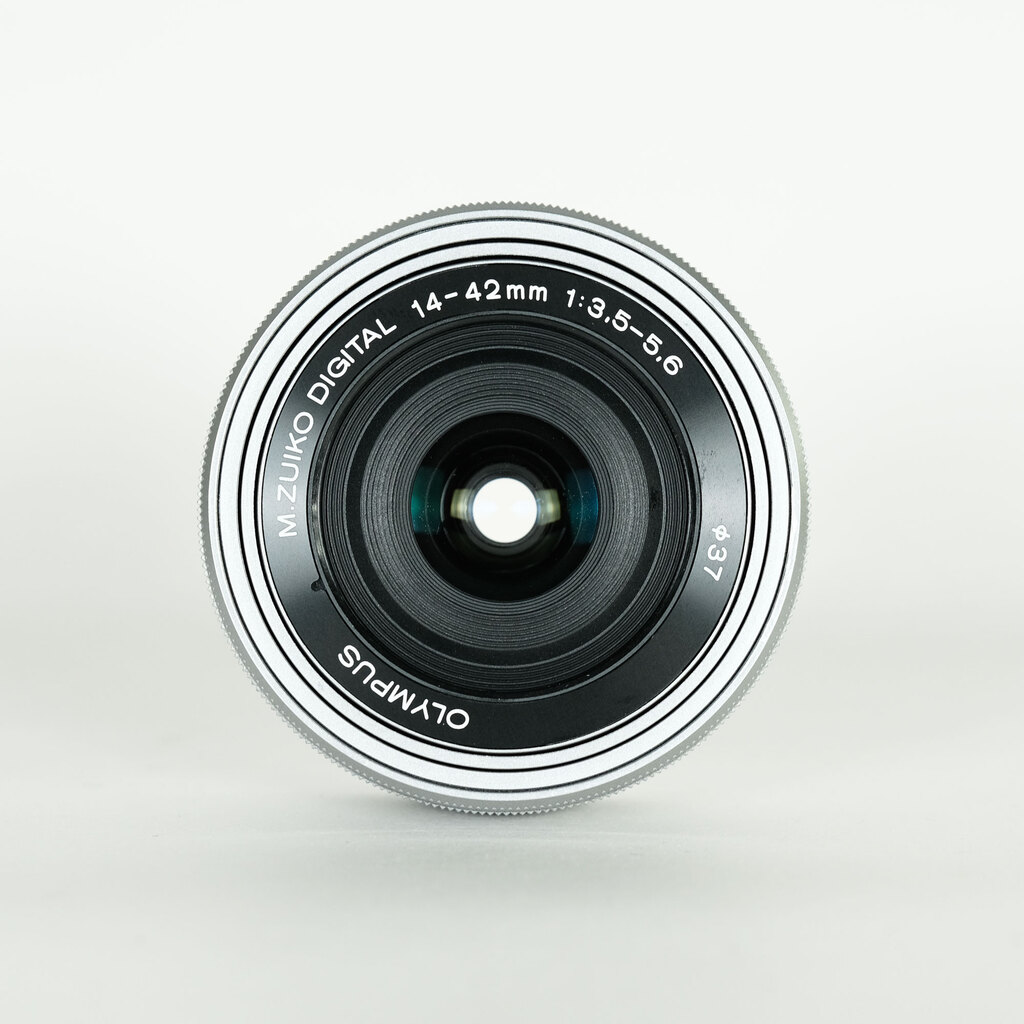OLYMPUS M.ZUIKO DIGITAL ED 14-42mm F3.5-5.6 EZ シルバー