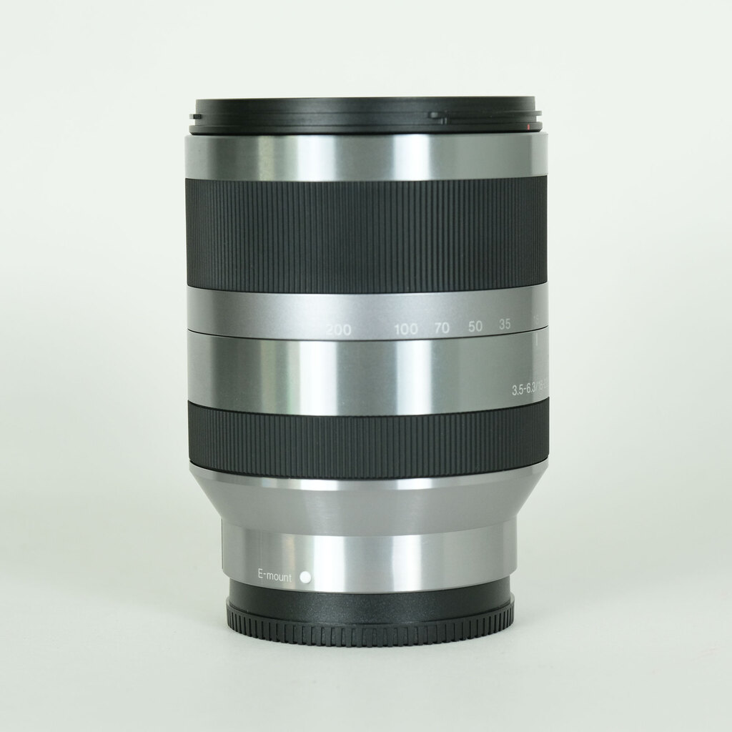 SONY E18-200mm F3.5-6.3 OSS SEL18200