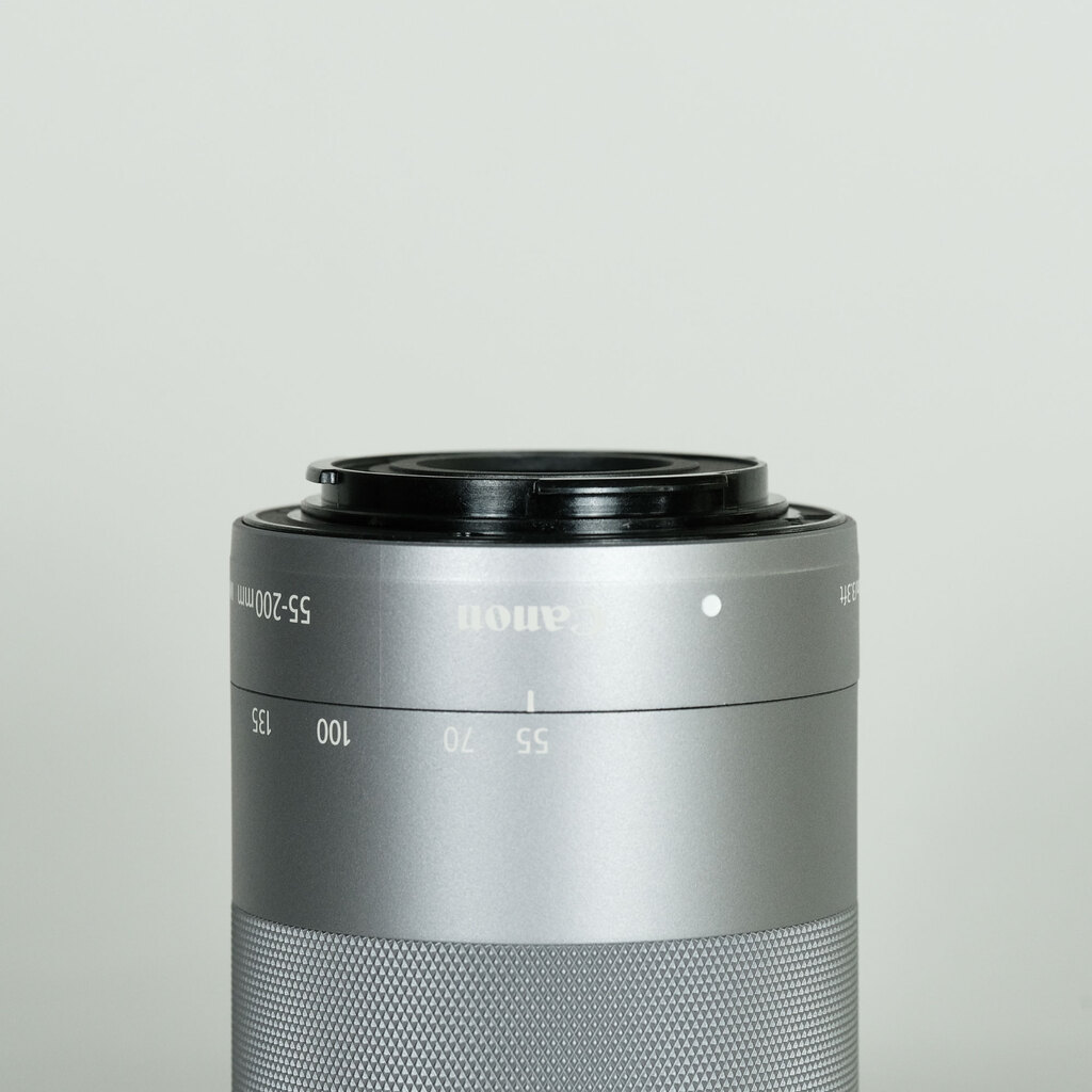 Canon EF-M55-200mm F4.5-6.3 IS STM シルバー Canon EF-M55-200mm F4.5-6.3 IS STM シルバー