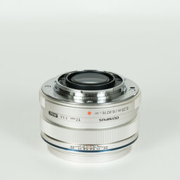 OLYMPUS M.ZUIKO DIGITAL 17mm F1.8