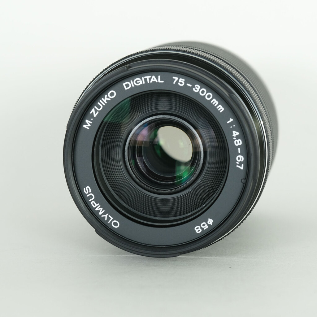 OLYMPUS M.ZUIKO DIGITAL ED 75-300mm F4.8-6.7 II