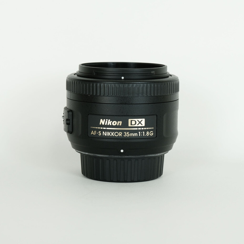 Nikon AF-S DX NIKKOR 35mm f/1.8G Nikon AF-S DX NIKKOR 35mm f/1.8G