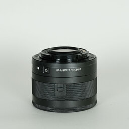 Canon EF-M28mm F3.5 マクロ IS STM