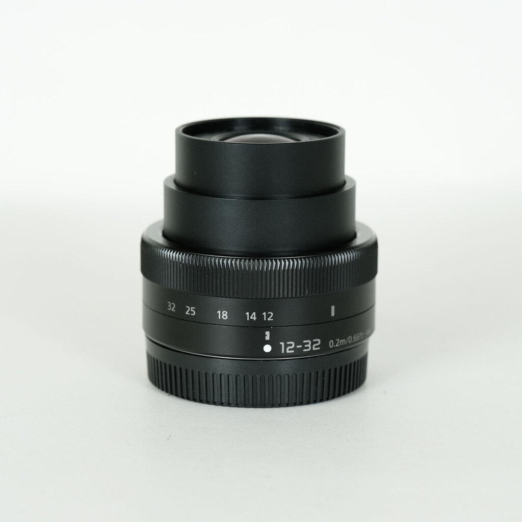 Panasonic LUMIX G VARIO 12-32mm / F3.5-5.6 ASPH. / MEGA O.I.S.の