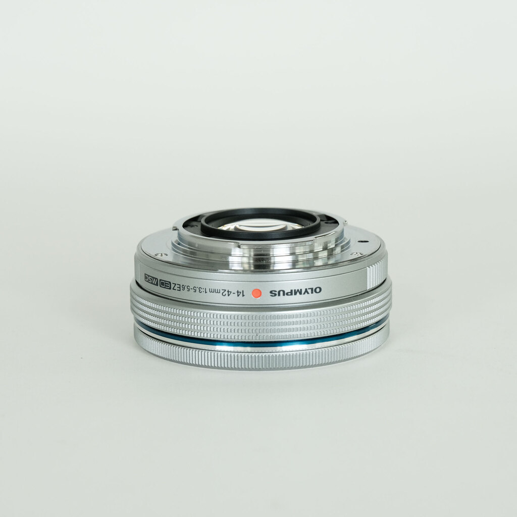 OLYMPUS M.ZUIKO DIGITAL ED 14-42mm F3.5-5.6 EZ シルバーの