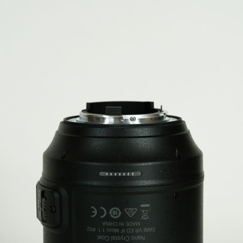 Nikon AF-S VR Micro-Nikkor 105mm f/2.8G IF-ED Nikon AF-S VR Micro-Nikkor 105mm f/2.8G IF-ED