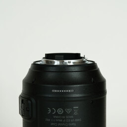 Nikon AF-S VR Micro-Nikkor 105mm f/2.8G IF-ED Nikon AF-S VR Micro-Nikkor 105mm f/2.8G IF-ED