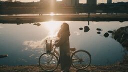 その人らしさを大切に。 人間味・感情・ストーリーを想像させる写真を残していく その人らしさを大切に。 人間味・感情・ストーリーを想像させる写真を残していく